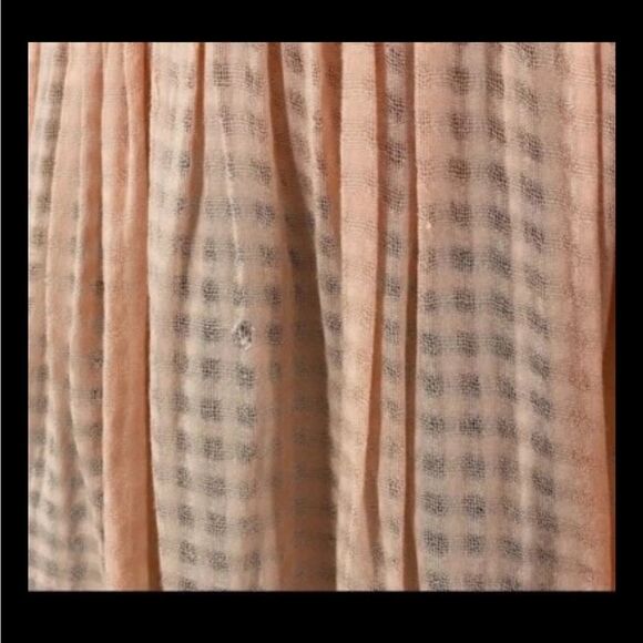 Free People Asymmetrical Peach Flowy Halter Top. Size Small. - Picture 3 of 5